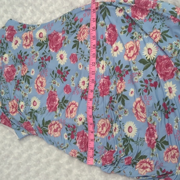 BEESON RIVER • PINKBLUSH Blue Floral Ruched Asymmetrical Maternity  Midi Dress - Picture 11 of 14